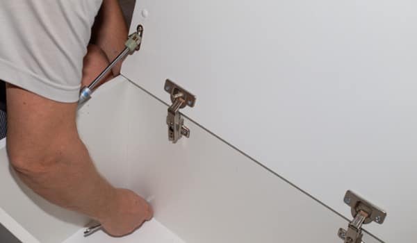 Signs That Your Cabinet Hinges Need Adjustment