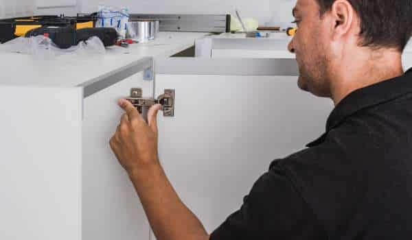 Adjusting Misaligned Hinges