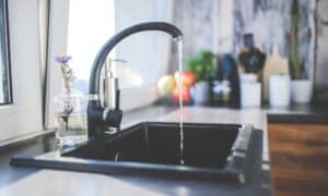 How To Clean A Black Kitchen Sink